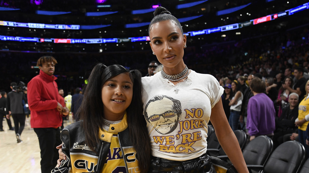  

North West a její matka Kim Kardashian
