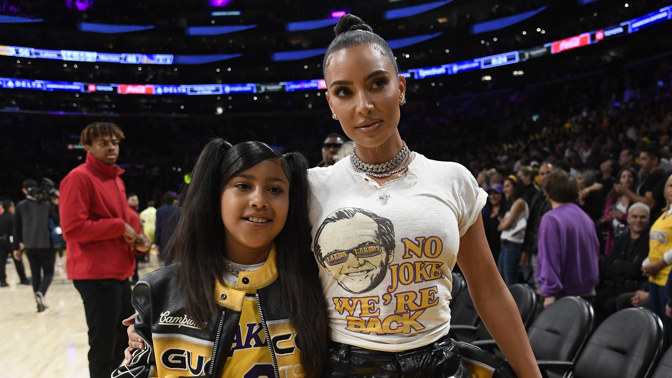 

North West a její matka Kim Kardashian

