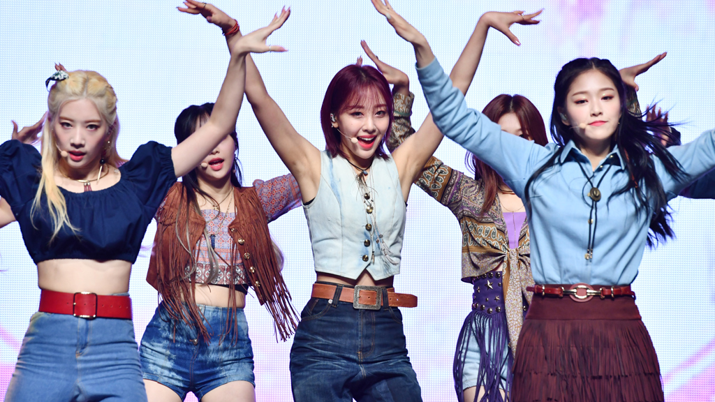 LOONA LOONA
