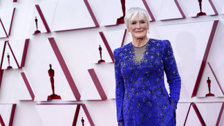  

Glenn Close/Armani Privé
