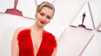  

Amanda Seyfried/Giorgio Armani Privé
