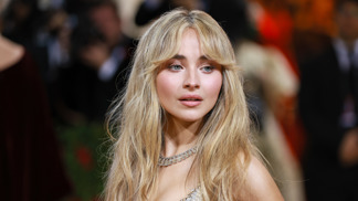  

Silent blonde v podání Sabriny Carpenter

