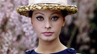 Sophia Loren patří mezi ikonické krásky, které ve své době okouzlily miliony mužů. A není divu. 