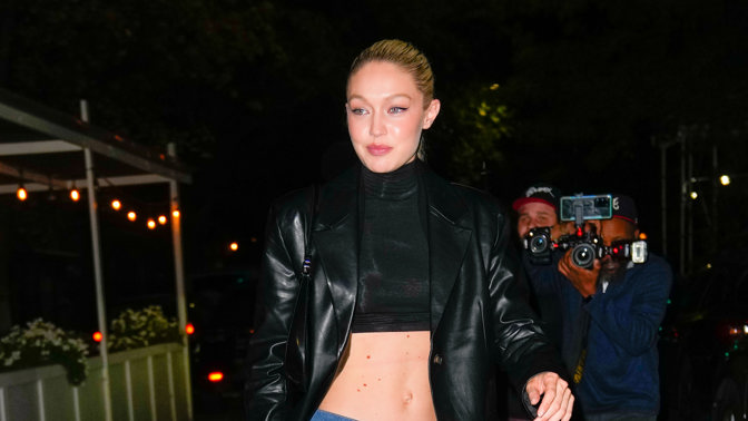 Model Off-Duty Look Model Off-Duty Look
