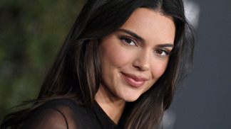  

Nedbalé vlny podle Kendall Jenner
