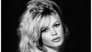Nejžhavější módní momenty Brigitte Bardot. Připomeňte si, proč patřila k nejsvůdnějším ženám své doby Nejžhavější módní momenty Brigitte Bardot. Připomeňte si, proč patřila k nejsvůdnějším ženám své doby