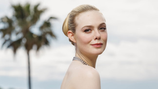  

Elle Fanning  na 76. filmovém festivalu v Cannes 
