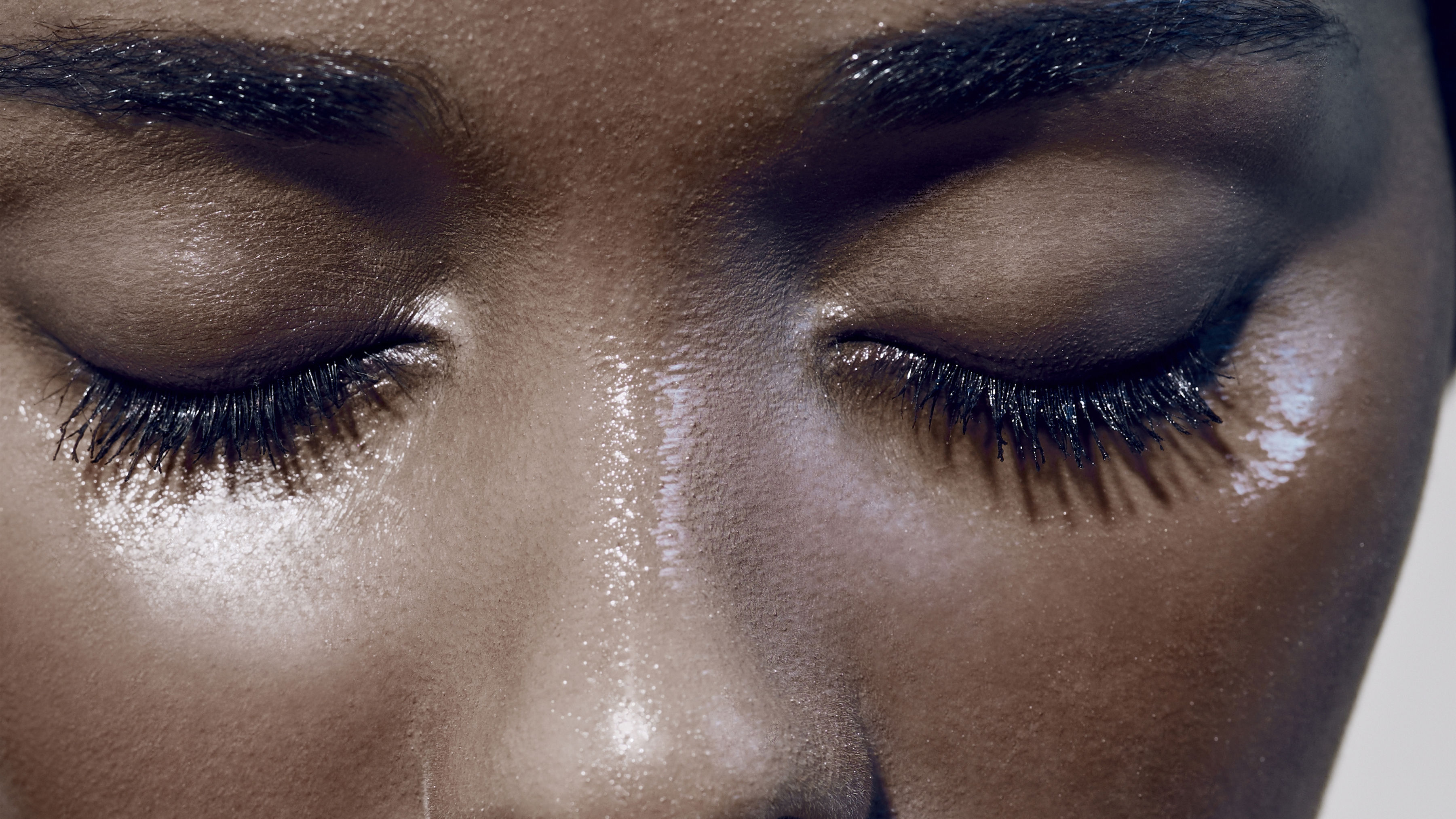 Lash lifting