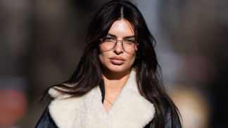 Emily Ratajkowski, kabát s beránkem