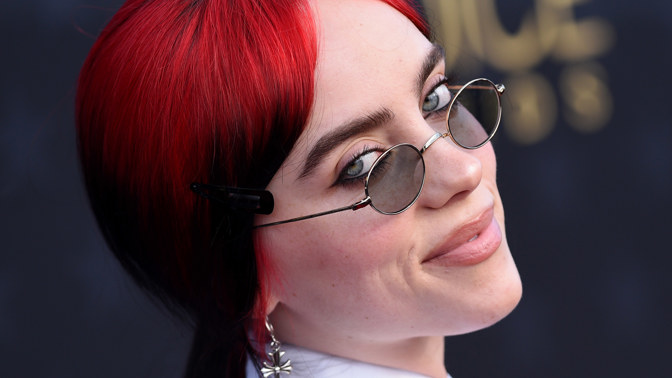 Královna očních linek Billie Eilish