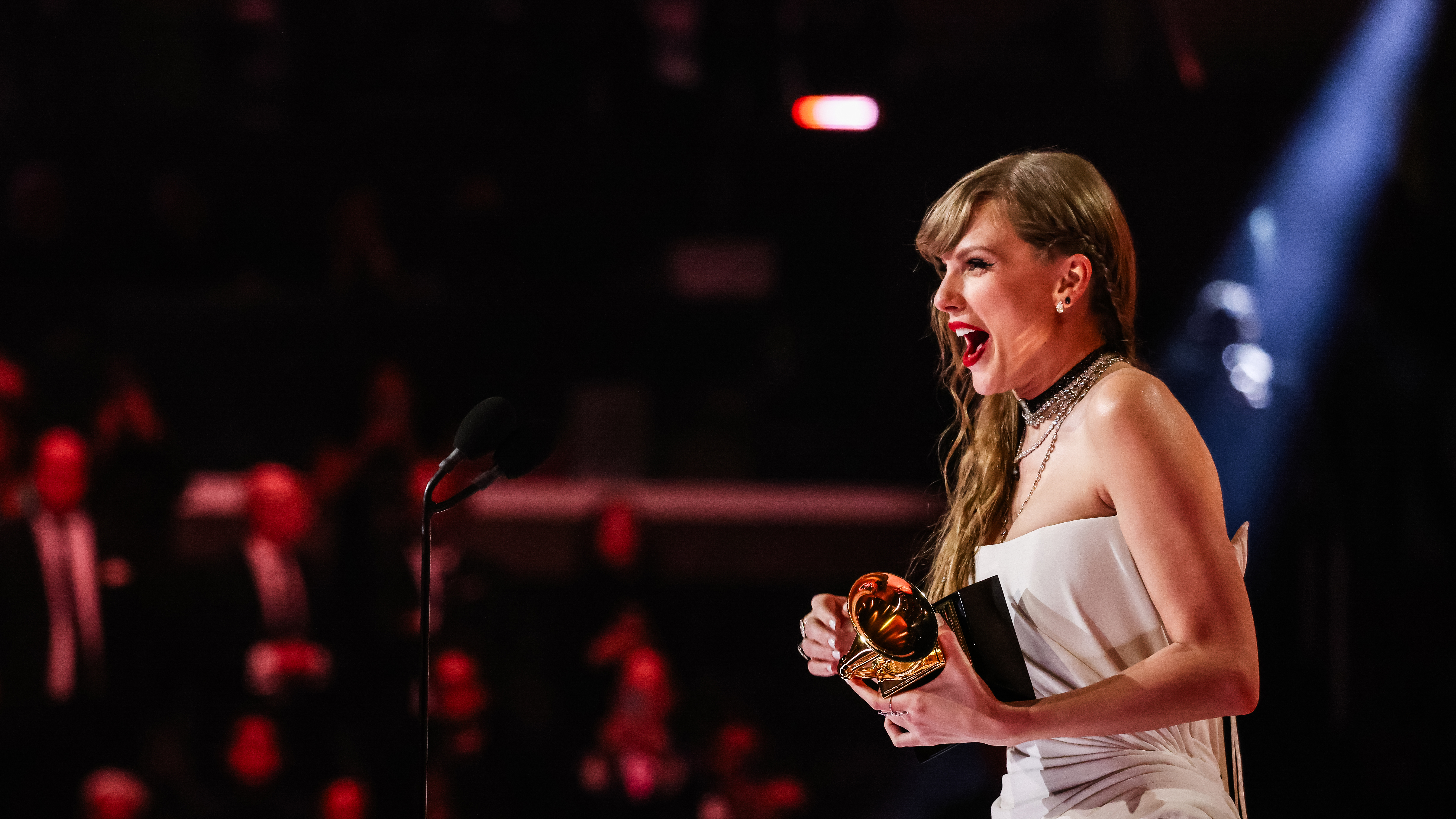  

Taylor Swift triumfovala na 66th GRAMMY Awards 
