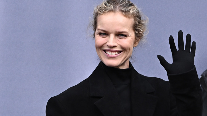Eva Herzigová, černý rolák