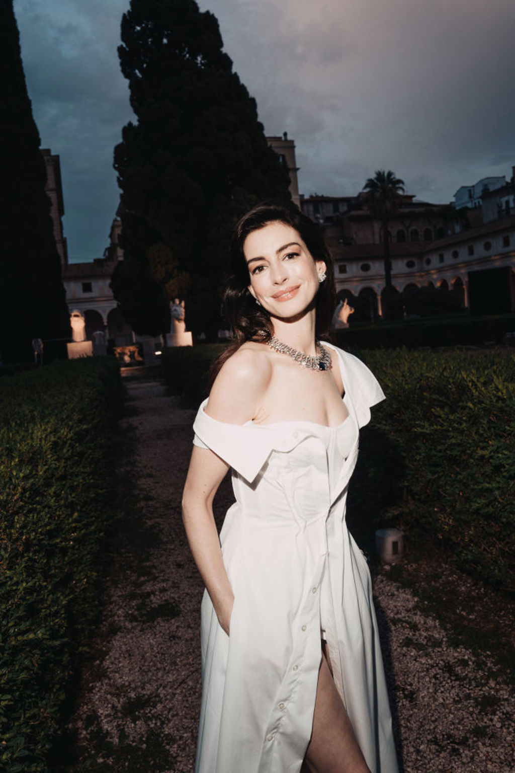 Anne Hathaway na Bulgari party
