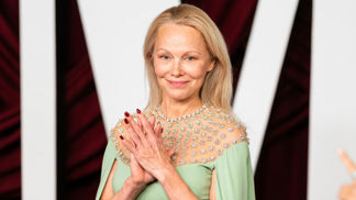 Pamela Anderson, klub nenalíčených žen