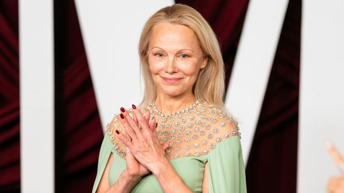 Pamela Anderson, klub nenalíčených žen