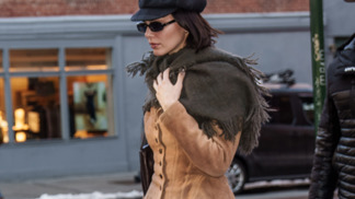 Z dob papírových novinářů až po 90s grunge – newsboy čepice se opět stává must-have doplňkem. Kendall Jenner Z dob papírových novinářů až po 90s grunge – newsboy čepice se opět stává must-have doplňkem. Kendall Jenner
