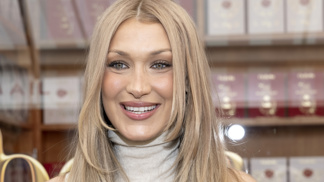  Bella Hadid ve vrstveném střihu 