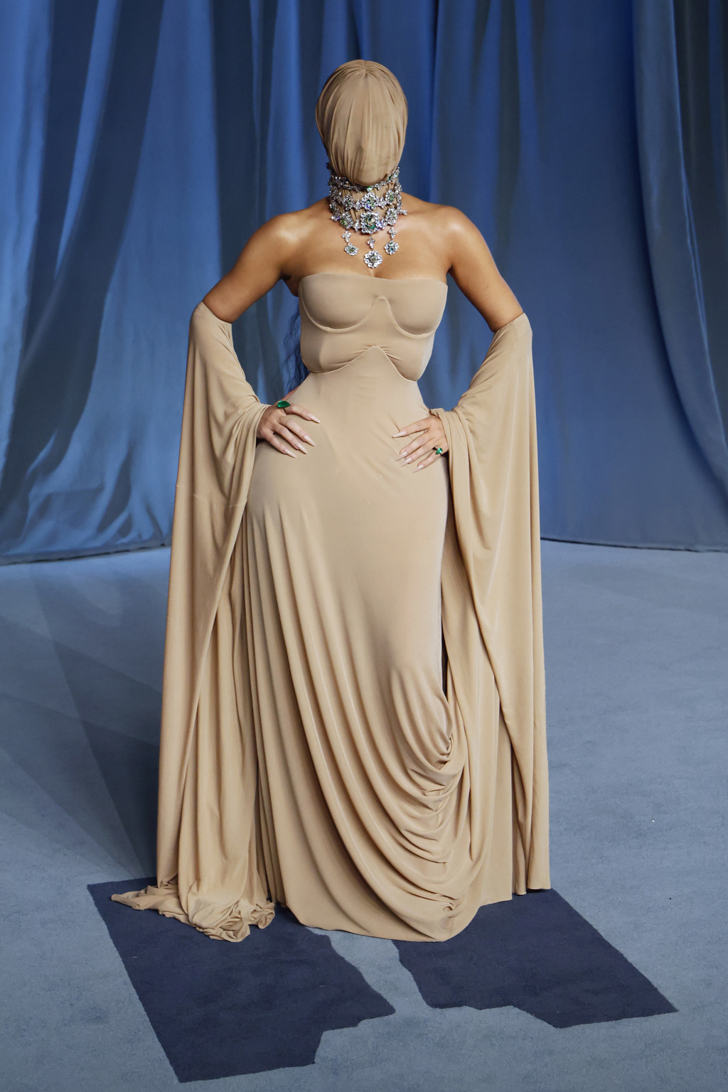 Kim Kardashian na letošní Academy Museum Gala v Los Angeles Kim Kardashian na letošní Academy Museum Gala v Los Angeles