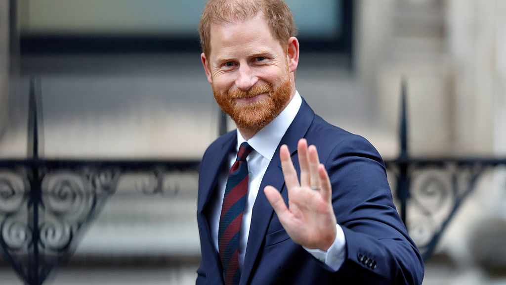 Princ Harry už slaví narozeniny doma v Británii, Meghan mu poslala dojemné přání plné rodinných snímků