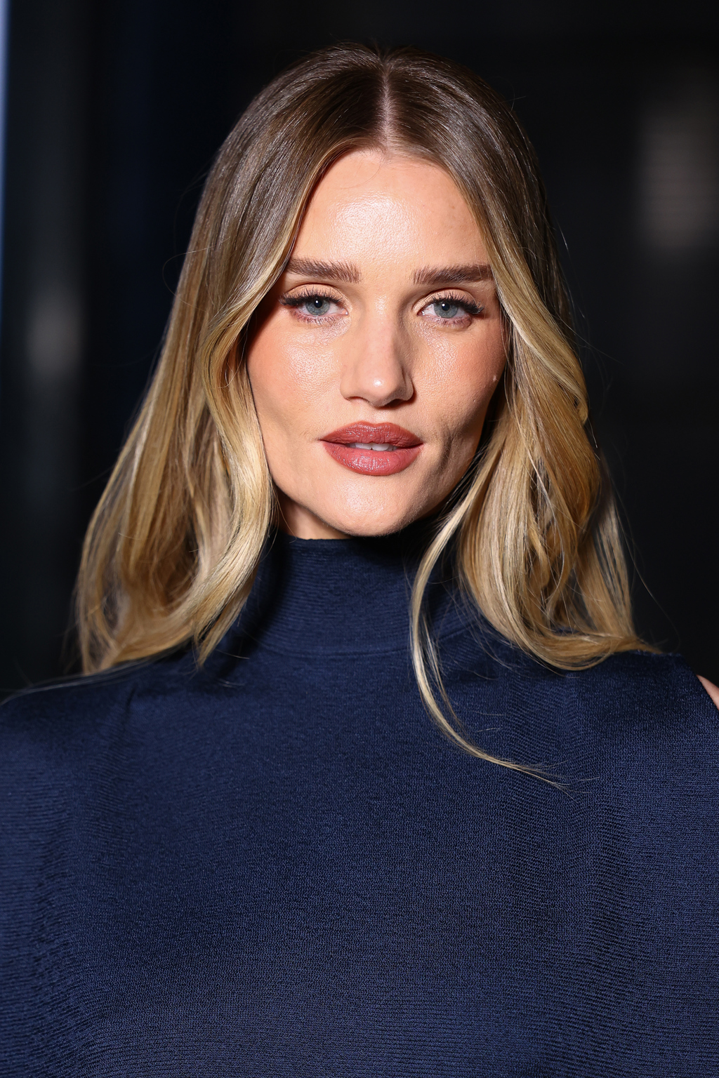 Rosie Huntington-Whiteley v cashmere bronde Rosie Huntington-Whiteley v cashmere bronde