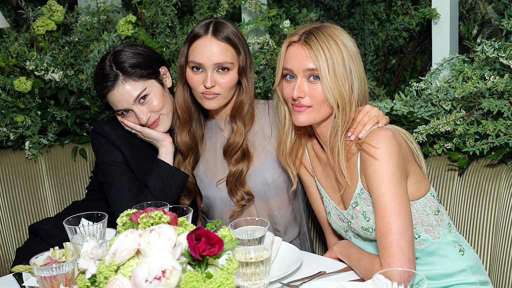 Gracie Abrams, Lily-Rose Depp a Sarah Pidgeon Gracie Abrams, Lily-Rose Depp a Sarah Pidgeon