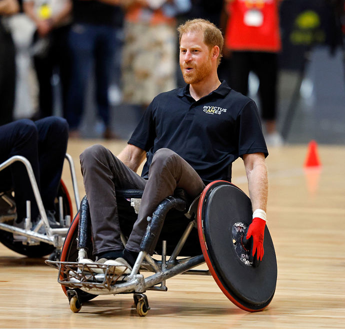 Princ Harry, vévoda ze Sussexu, hraje exhibiční zápas v ragby na invalidním vozíku během akce Invictus Games letos v Birminghamu