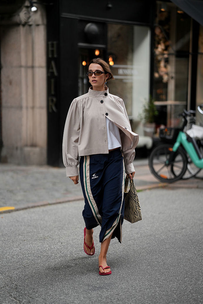 Cropped trenčkot a street style Cropped trenčkot a street style