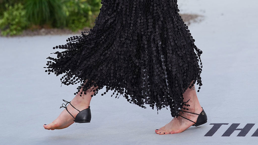 Barefoot už není synonymem pro ošklivé boty. Zdravá obuv dostává elegantní podobu a zamilují si ji i stylové ženy