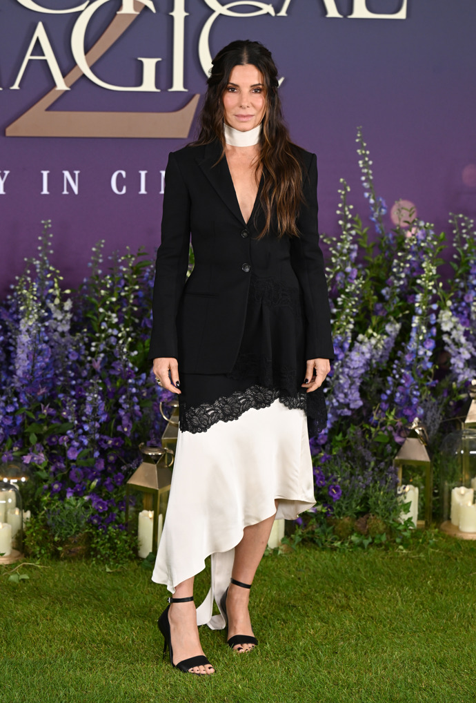 Hádali byste jí 62 let? Sandra Bullock ohromuje mladistvým vzhledem. Vypátrali jsme její anti-age tipy Hádali byste jí 62 let? Sandra Bullock ohromuje mladistvým vzhledem. Vypátrali jsme její anti-age tipy
