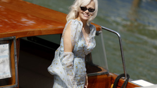 Božská Pamela Anderson si sbalila do Benátek jen to nejlepší. Ohodnoťte její dechberoucí outfity – od letiště po večírky Božská Pamela Anderson si sbalila do Benátek jen to nejlepší. Ohodnoťte její dechberoucí outfity – od letiště po večírky