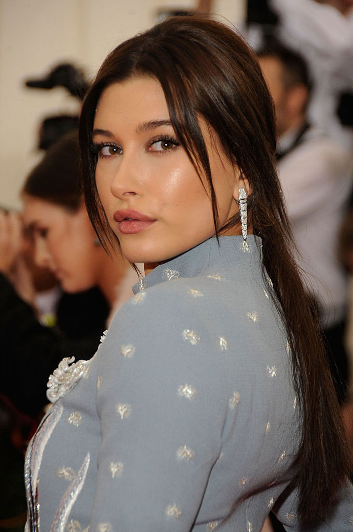 Kadeřník hodnotí vlasovou proměnu Jennifer Lopez a Hailey Bieber. Jejich nový odstín je hit podzimu Kadeřník hodnotí vlasovou proměnu Jennifer Lopez a Hailey Bieber. Jejich nový odstín je hit podzimu