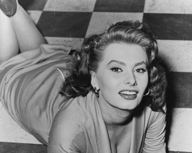 Sophia Loren dnes slaví 92. narozeniny. Vyzkoušejte triky, kterými uhranula miliony mužů: Kočičí oči a výrazný pas lichotí ženám po 50