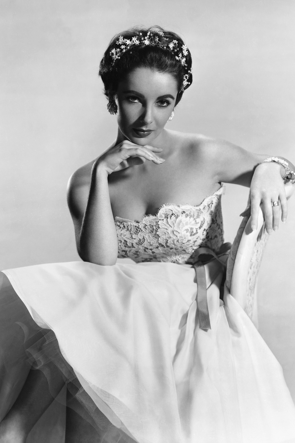 Šaty, které udělaly z Elizabeth Taylor módní ikonu