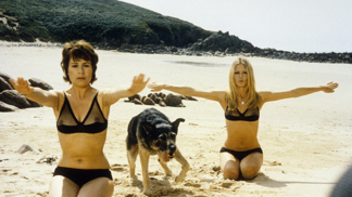  

Brigitte Bardot a Annie Girardot během natáčení filmu Les Novices v roce 1970
