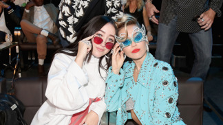 Slavné sestry Noah a Miley Cyrus
Slavné sestry Noah a Miley Cyrus