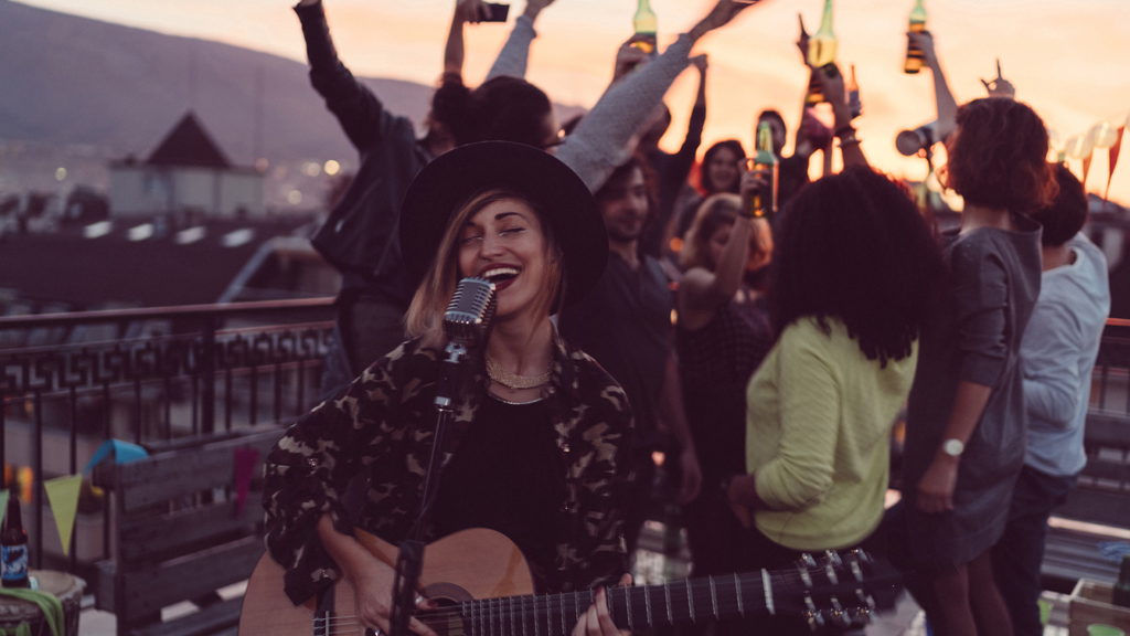 5 rooftop podniků, kam v Praze zajít na drink 5 rooftop podniků, kam v Praze zajít na drink