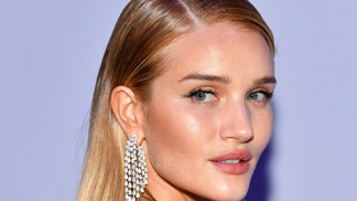  Rosie Huntington-Whiteley se sombré hair