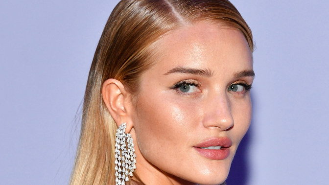  Rosie Huntington-Whiteley se sombré hair