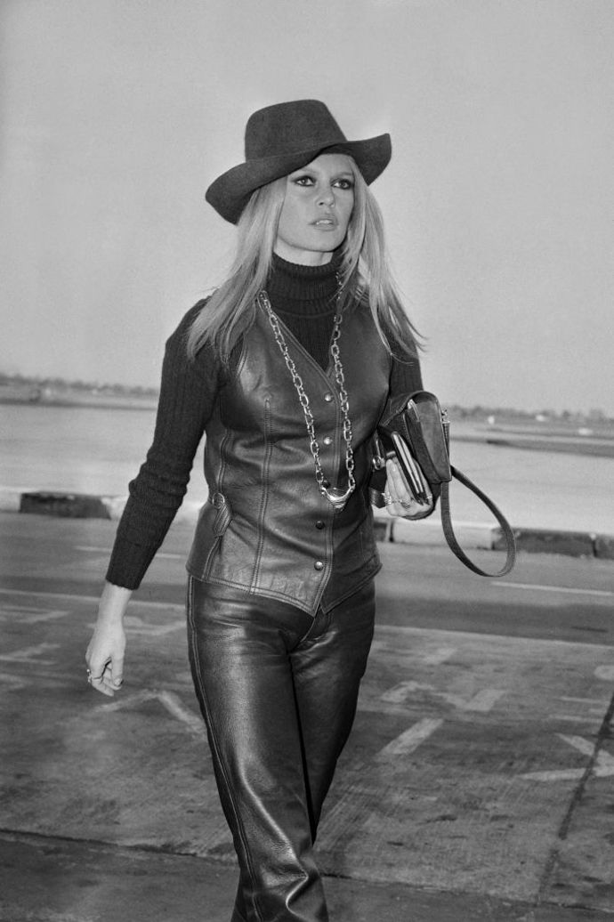 Nejžhavější módní momenty Brigitte Bardot. Připomeňte si, proč patřila k nejsvůdnějším ženám své doby Nejžhavější módní momenty Brigitte Bardot. Připomeňte si, proč patřila k nejsvůdnějším ženám své doby