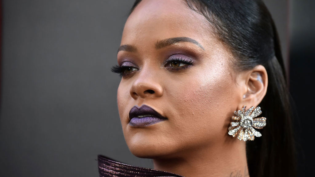 Rihanna představila nové produkty své značky Fenty Beauty Rihanna představila nové produkty své značky Fenty Beauty