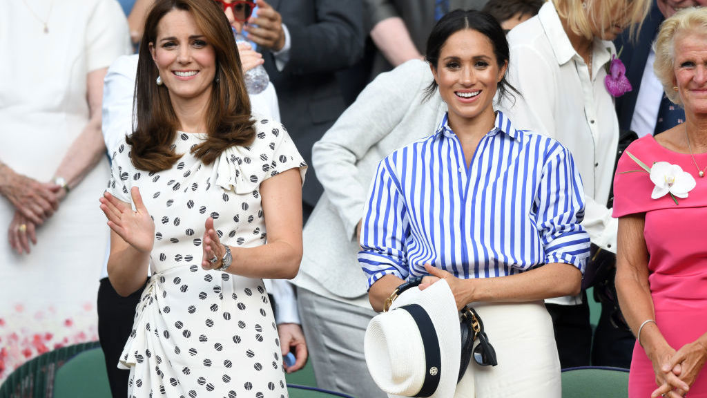 Proč si Meghan Markle oblékla na wimbledonské finále Ralpha Laurena?