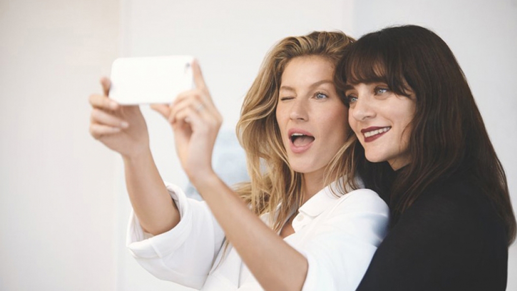 Tajemství přirozené krásy Gisele Bündchen. V exkluzivním videu vám ho sama prozradí Tajemství přirozené krásy Gisele Bündchen. V exkluzivním videu vám ho sama prozradí