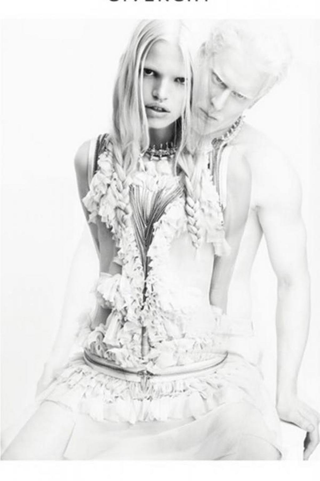 Givenchy míří do Asie Givenchy míří do Asie