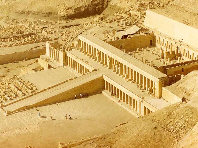 Chrám Hatšepsut v Deir el-Bahari