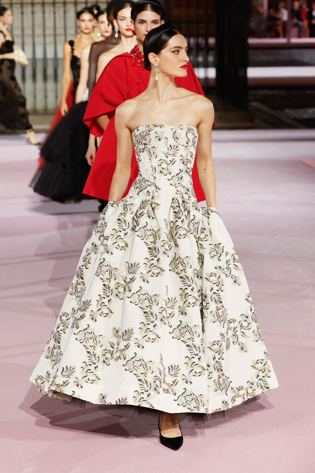 Carolina Herrera Spring-Summer 2026: Cesta za dobytím Evropy Carolina Herrera Spring-Summer 2026: Cesta za dobytím Evropy