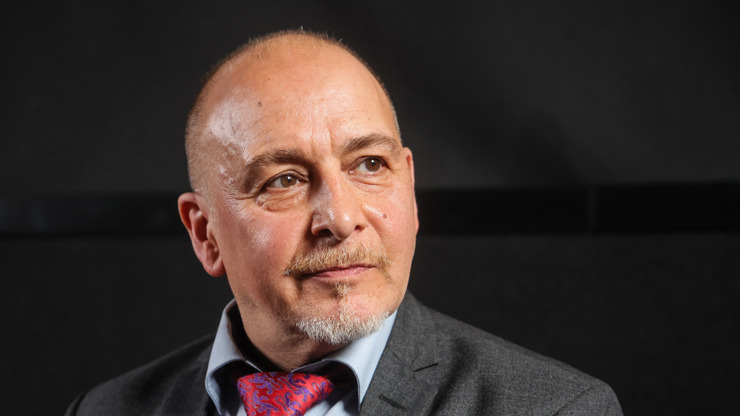 Erdoğan Atalay je oblíbený herec.
