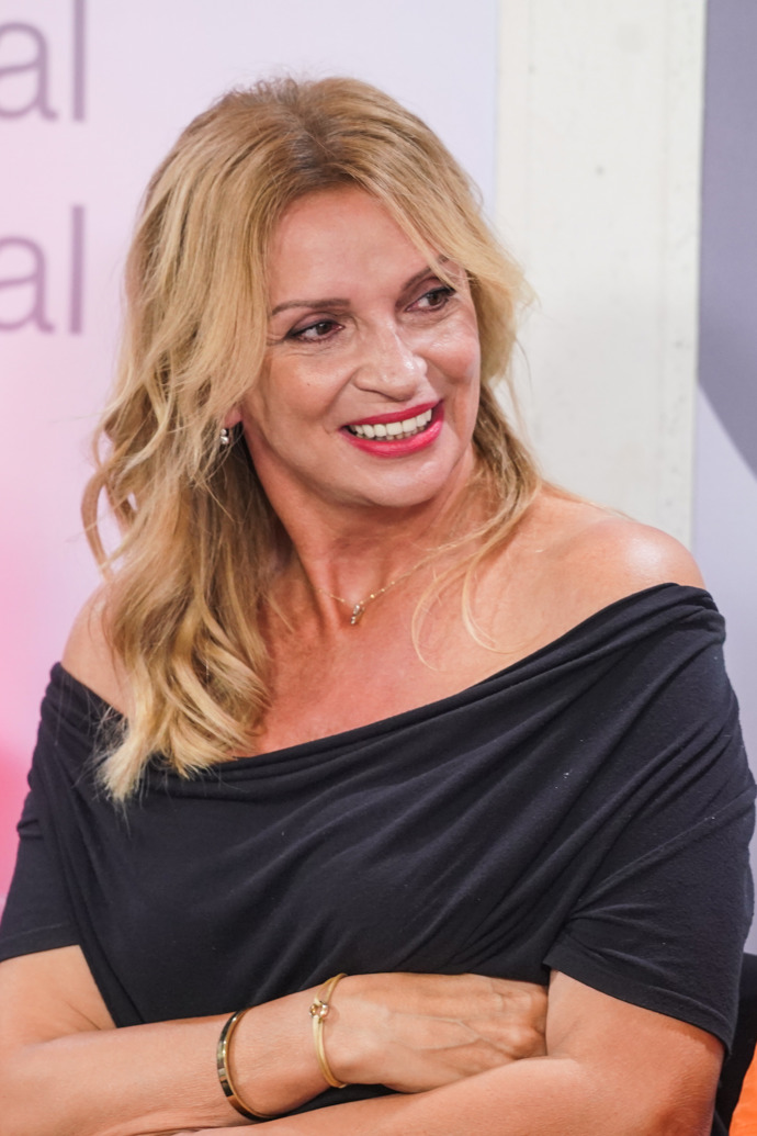 Ivana Chýlková často obléká i kousky s asymetrickými výstřihy.