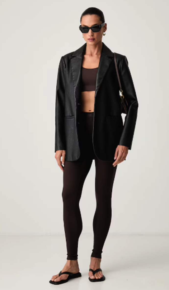 Hnědé Guess s modalem, 1399 Kč, prodává Answear Hnědé Guess s modalem, 1399 Kč, prodává Answear