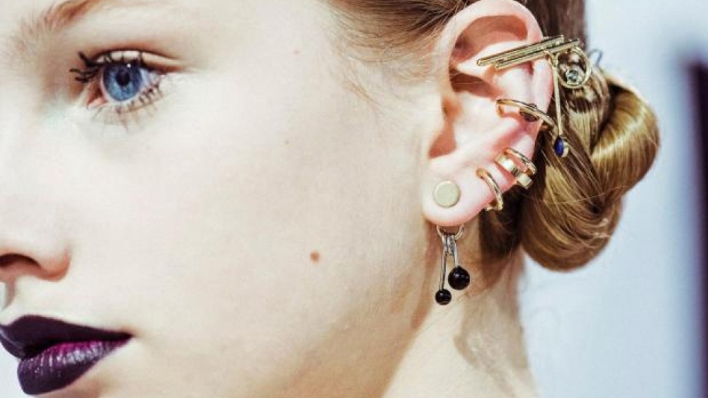 Hot trend z Instagramu: Piercingy v uších Hot trend z Instagramu: Piercingy v uších