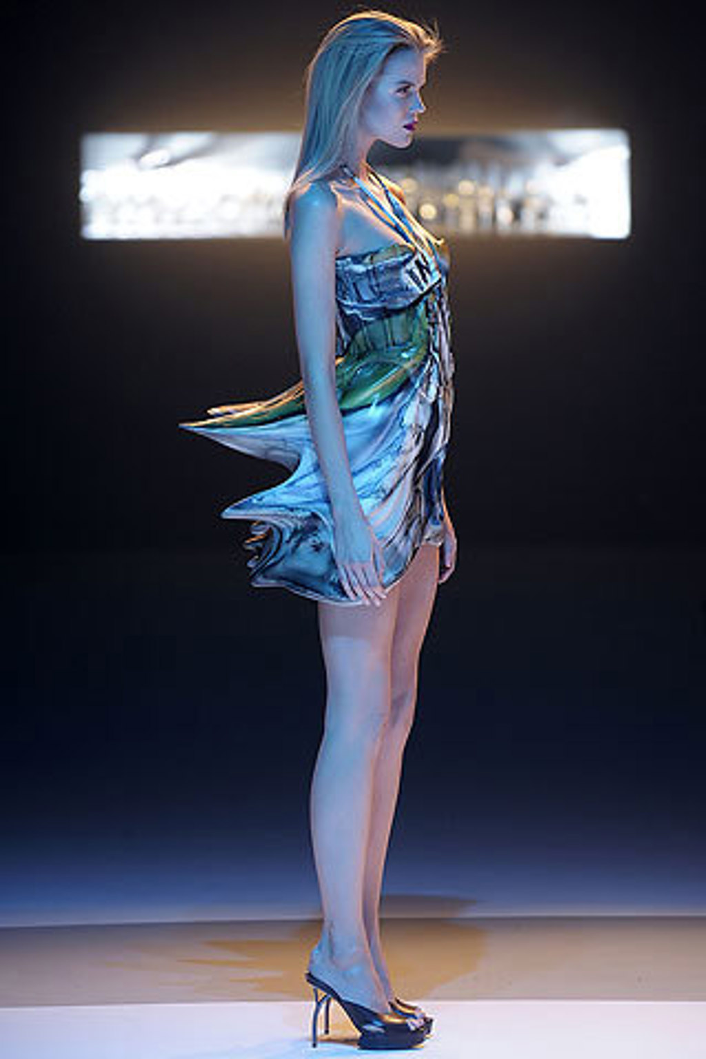 Hussein Chalayan mění jméno značky Hussein Chalayan mění jméno značky